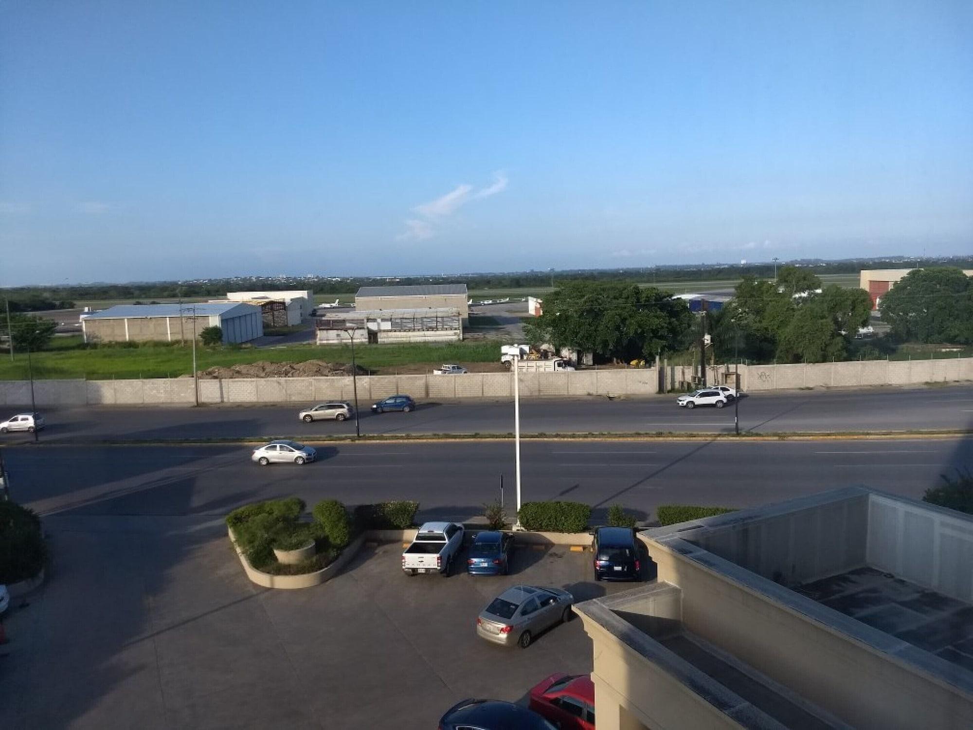 Hampton Inn Tampico Airport Dış mekan fotoğraf