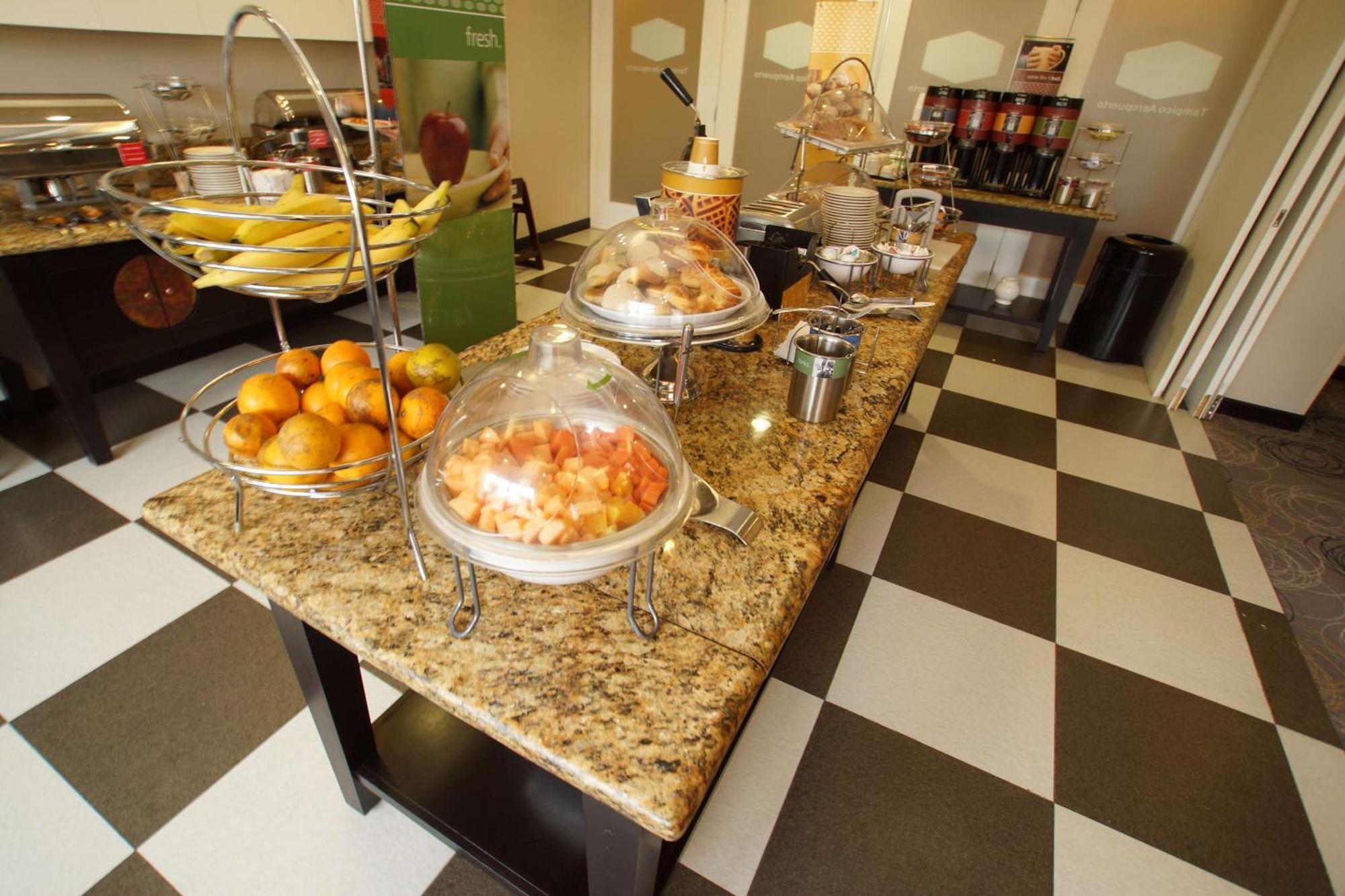 Hampton Inn Tampico Airport Dış mekan fotoğraf